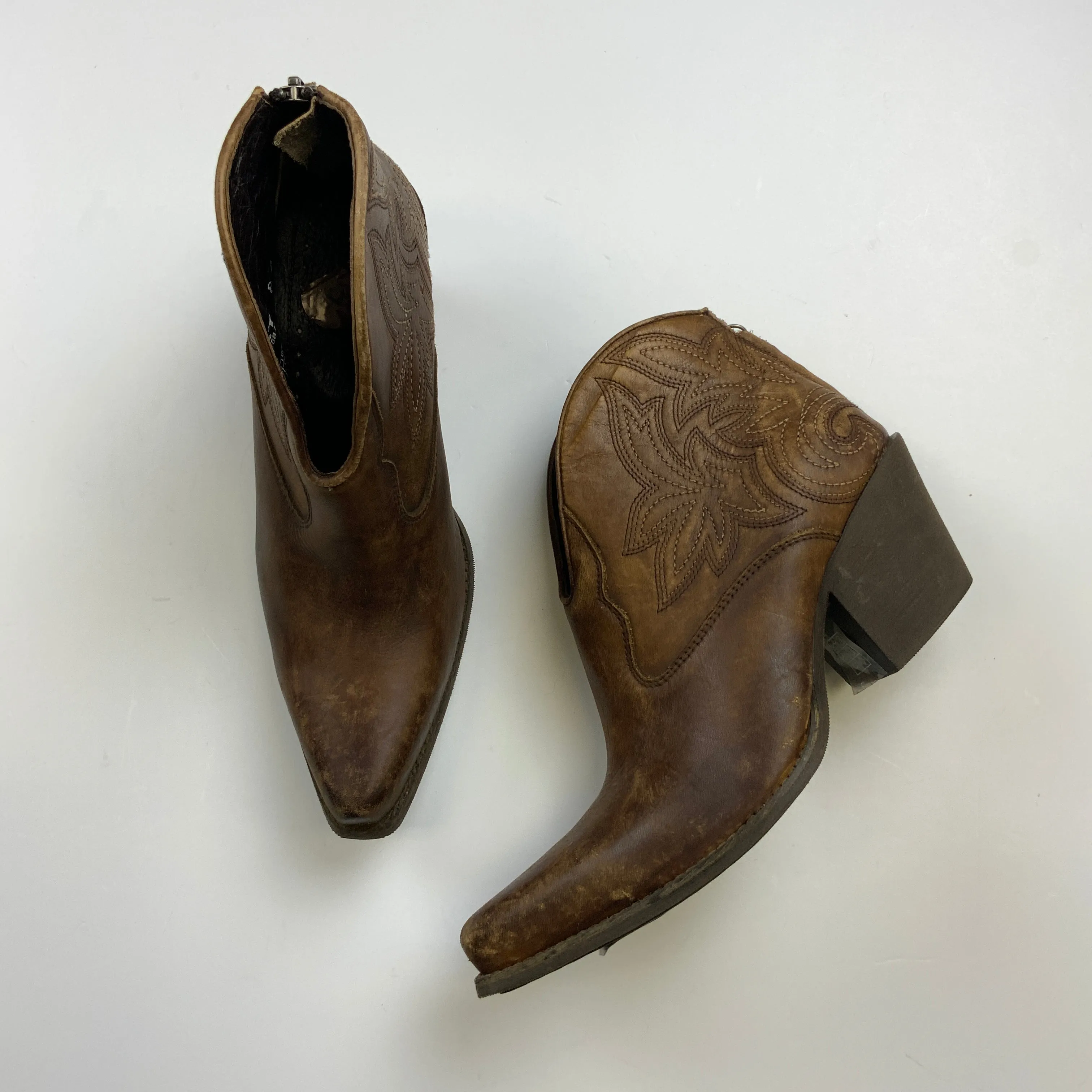 Boots Western By Ariat In Brown, Size: 8