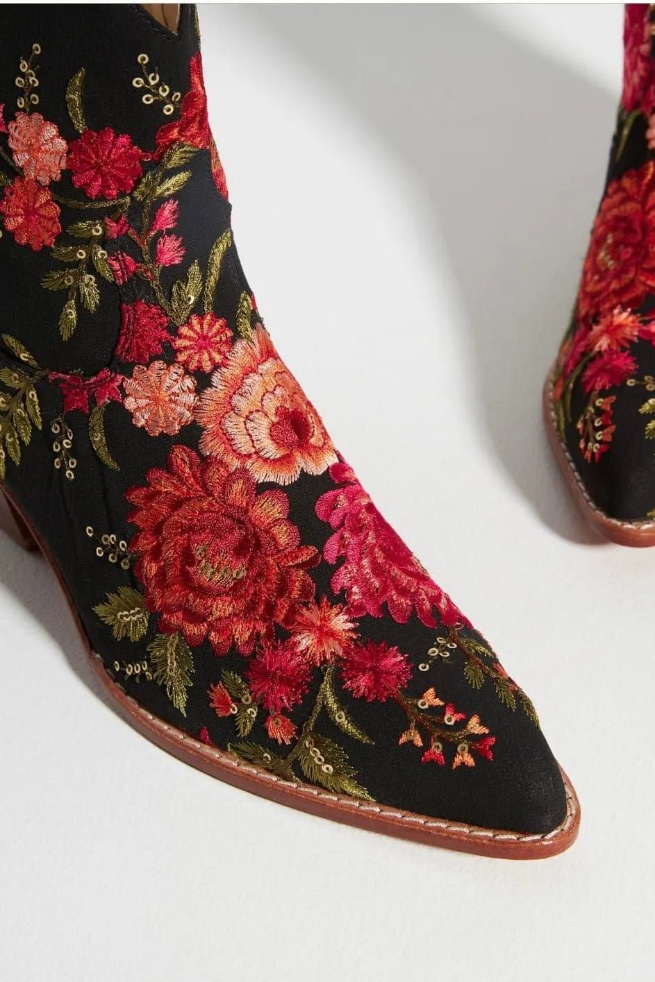 EMBROIDERED WESTERN BOOTS LEILA